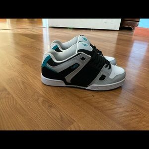 DVS Men sneaker size 8 1/2